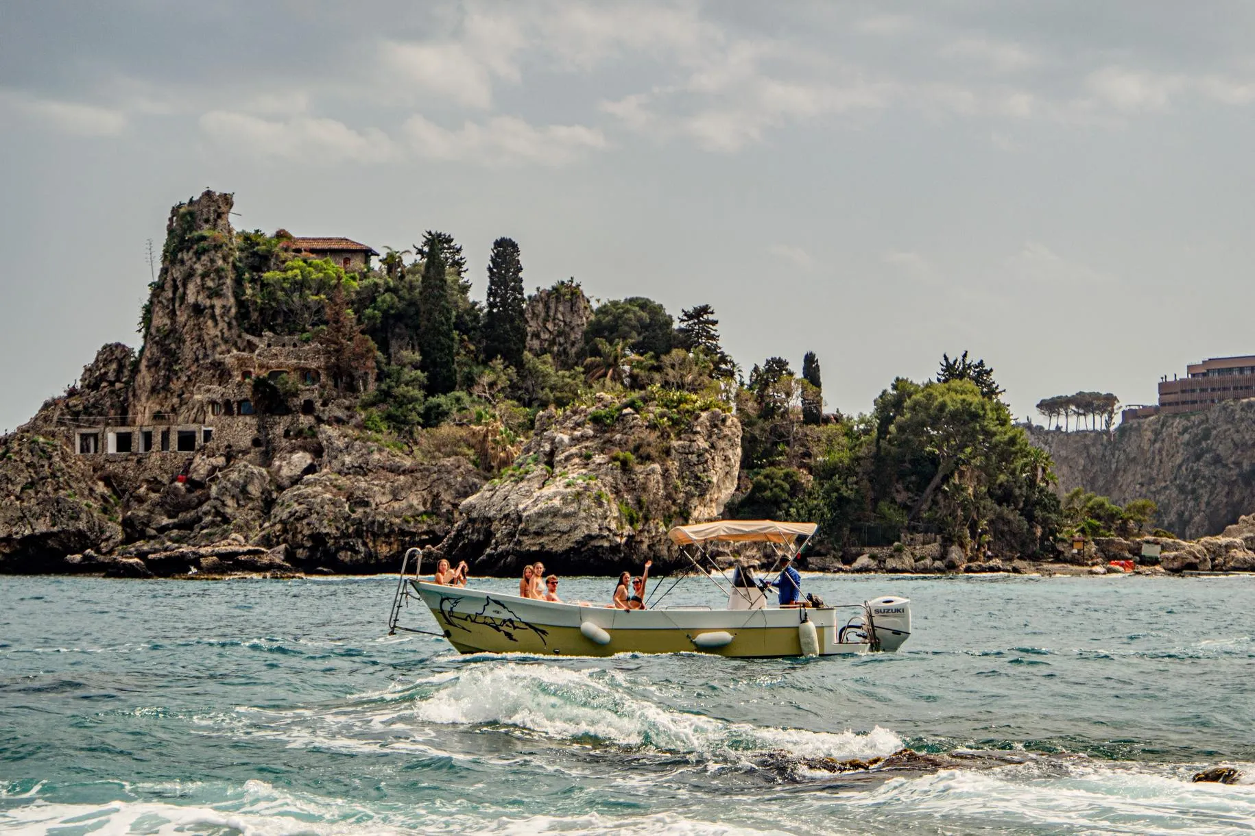 Liver 8M Luxury · Isola Bella, Taormina